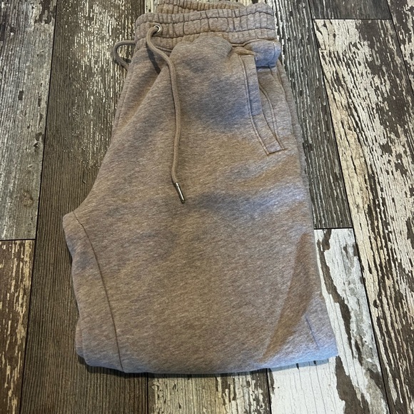 Abercrombie & Fitch Pants - Abercrombie & Fitch Oatmeal light brown Sunday sweatpants women’s XS